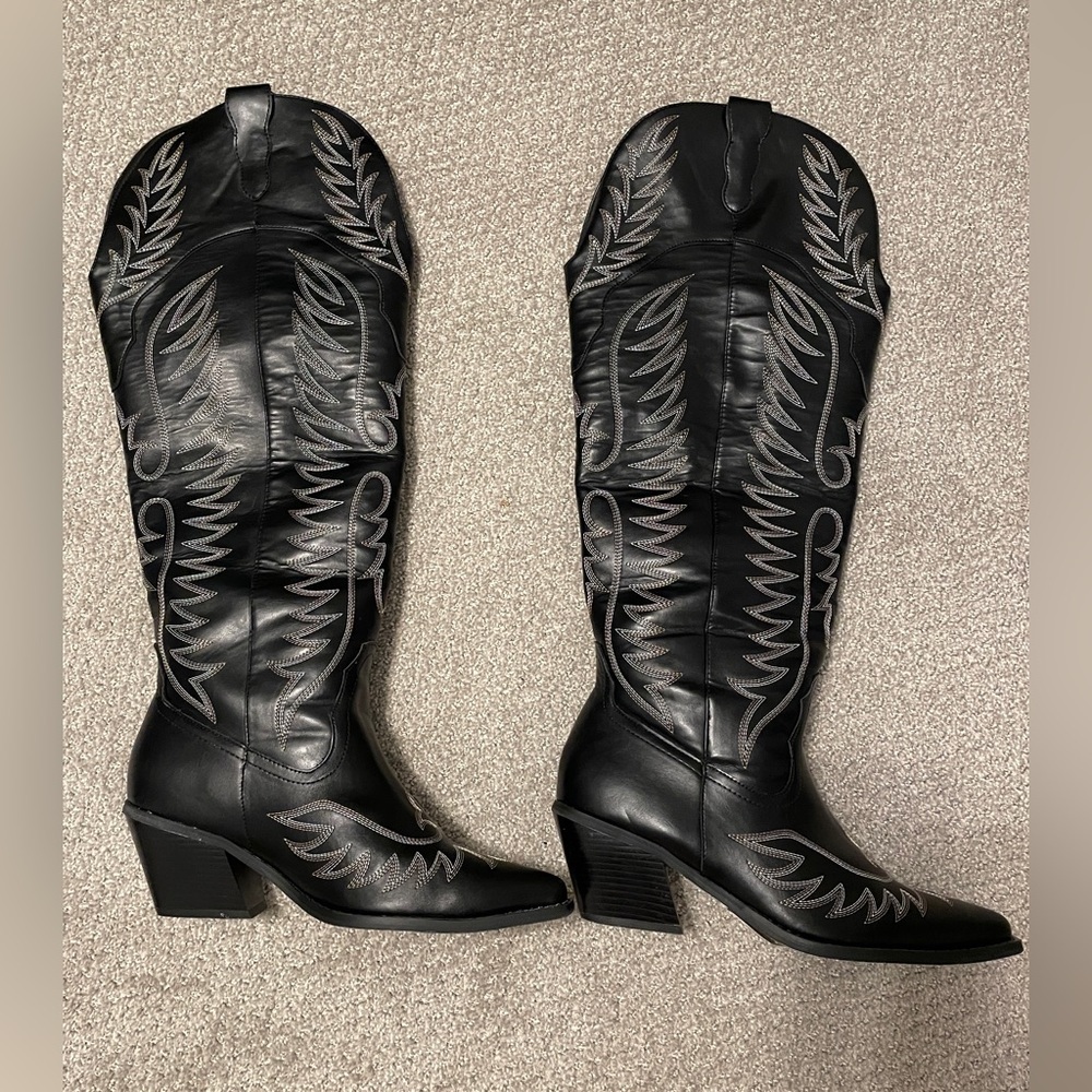 ASOS Chester Contrast Stitch Western Knee Boot - WIDE Fit - Picture 5 of 8